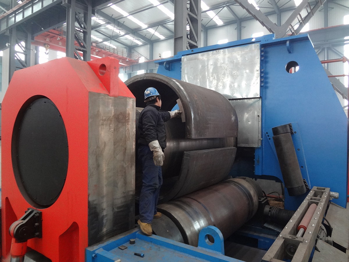 數控液壓水平下調式冷、熱卷板機（冷卷200mm）